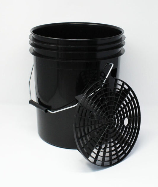 16 Litre Buckets & Grit Guards
